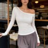 Women's Fashionable Solid Color Shoulder Down Long Sleeved Textured Casual Top